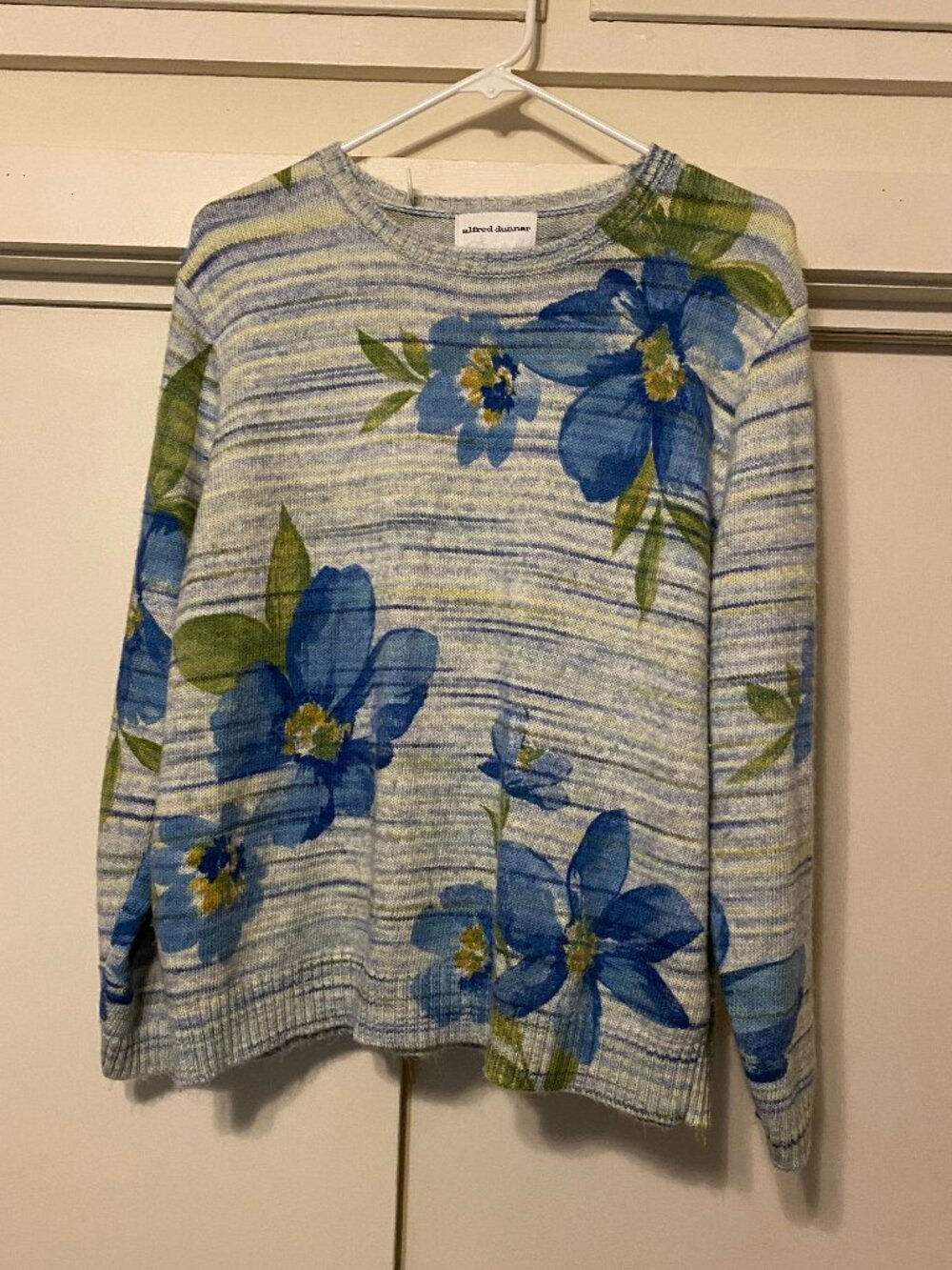Alfred Dunner, beautiful, EUC, blue floral sweater, size XL